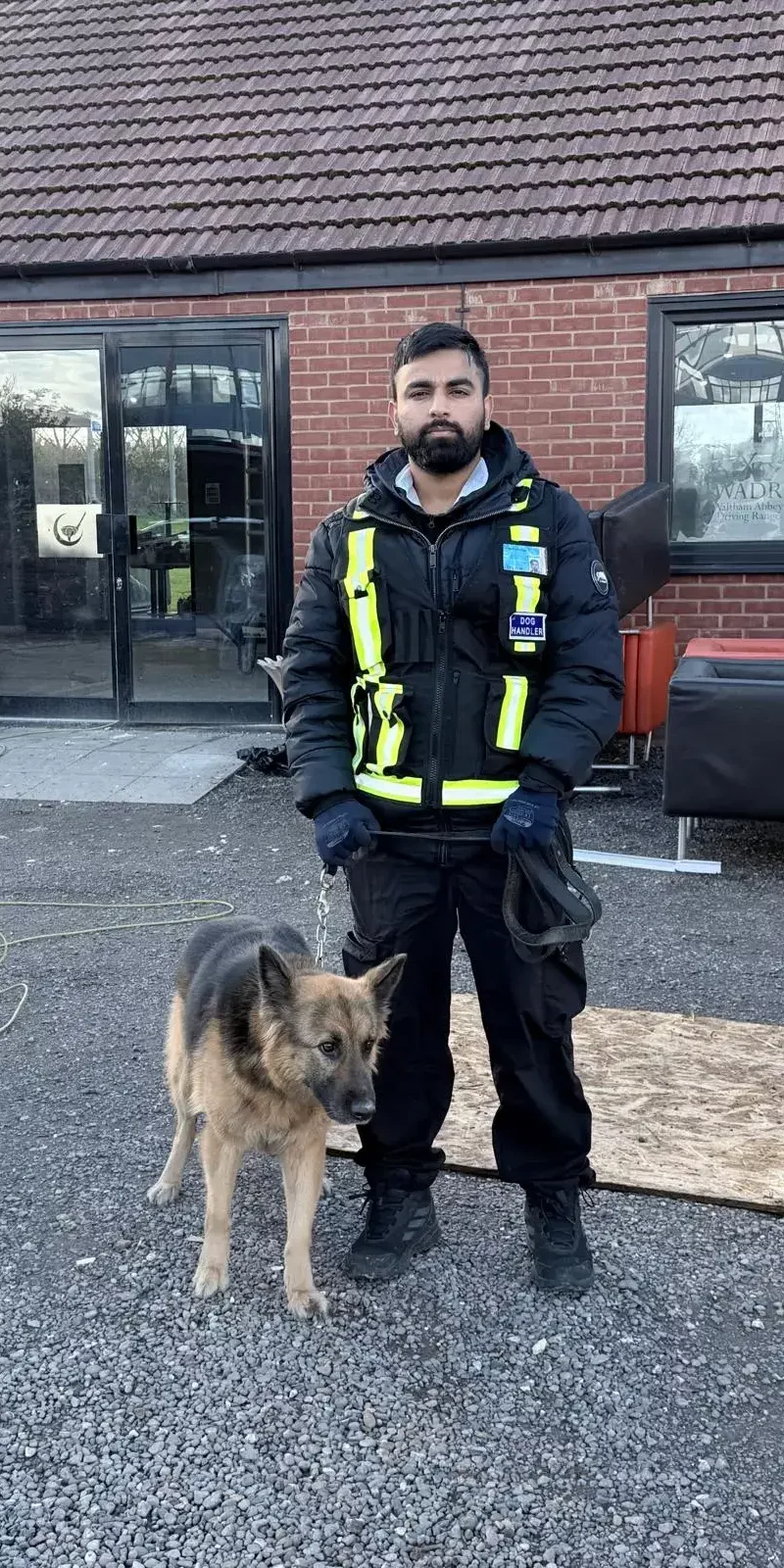 Dog_handler_01